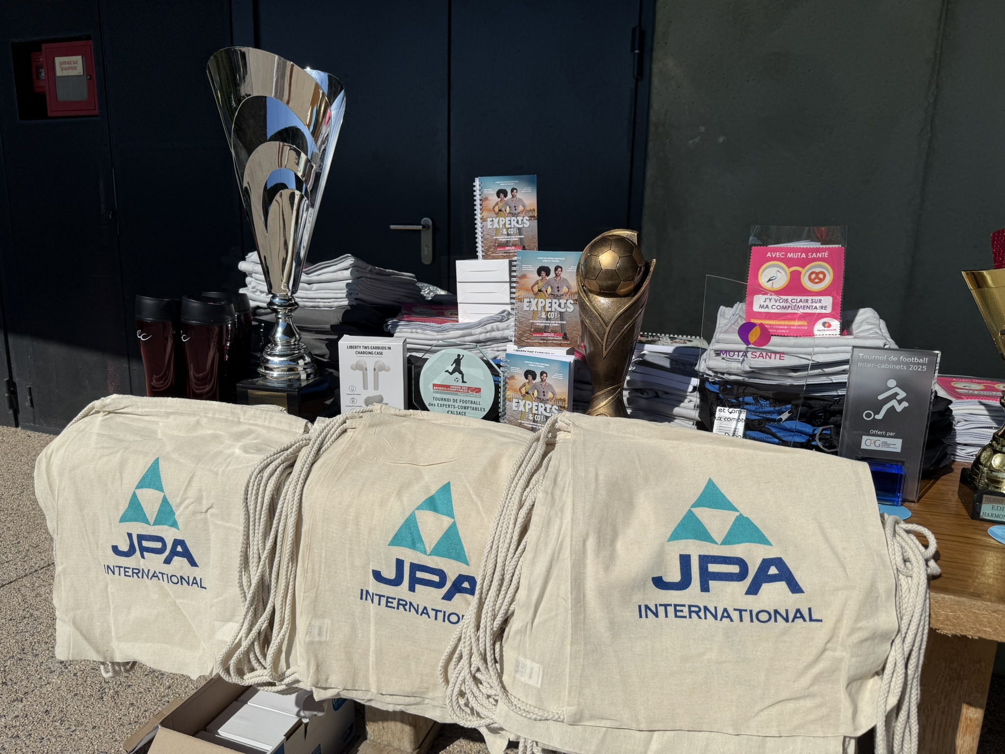 Photographie des trophées tu tournoi