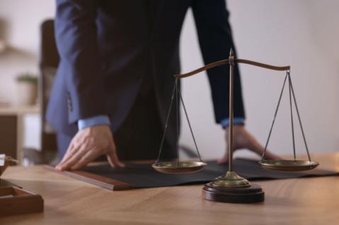 Illustration de l'article Comment un avocat peut-il contester son licenciement ?