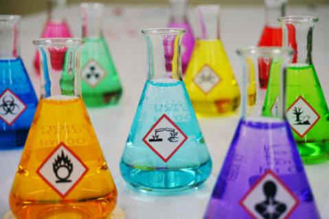 Illustration de l'article Risques chimiques en entreprises : quelle prévention ?