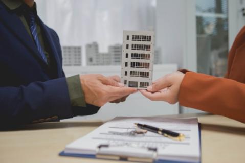 Illustration de l'article Acquisition temporaire de biens en copropriété à rénover : quelle revente possible ?