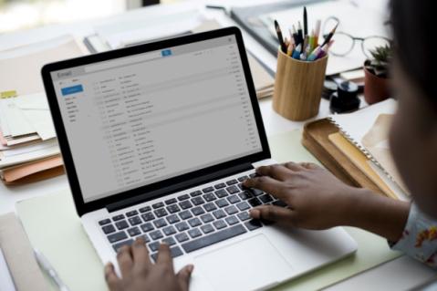 Illustration de l'article C’est l’histoire d’un employeur qui devrait préférer le courrier au mail…
