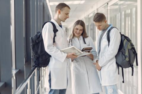 Illustration de l'article Étudiants en médecine : faciliter l’accès au cursus
