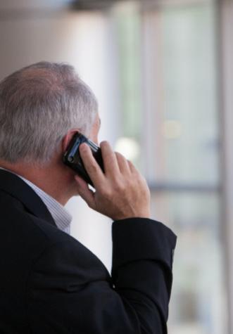 Homme au téléphone