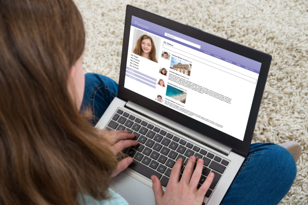 Illustration de l'article Réseaux sociaux : améliorer la protection des jeunes utilisateurs