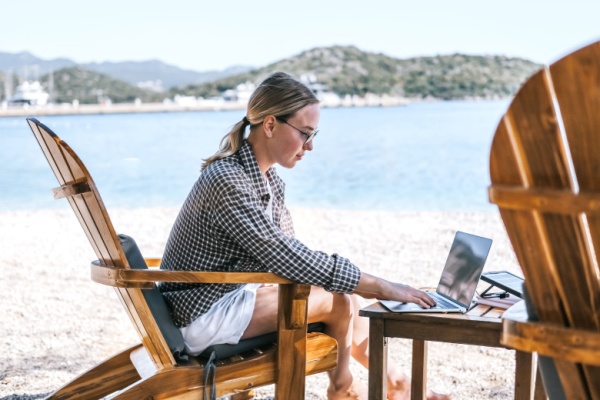Illustration de l'article Télétravail depuis le lieu de vacances : possible ?