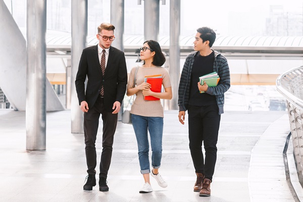 Illustration de l'article Gratification des stagiaires : le montant minimal pour 2023 est connu