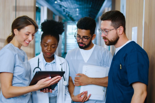 Illustration de l'article Outre-mer : une dérogation d’exercice pour les praticiens à diplôme hors Union européenne (PADHUE)
