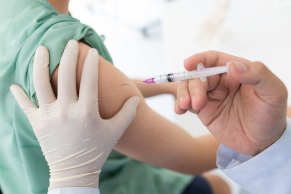 Illustration de l'article Vaccination par des sages-femmes, des infirmiers ou des pharmaciens : de nouvelles précisions !