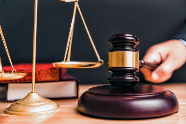 Illustration de l'article Contribution obligatoire des commissaires de justice : combien ?