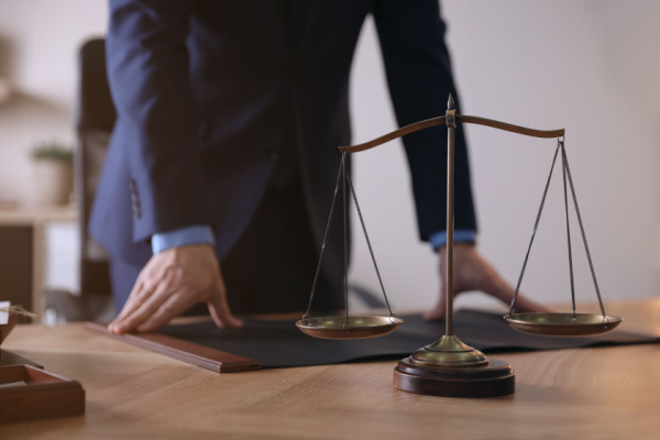 Illustration de l'article Comment un avocat peut-il contester son licenciement ?