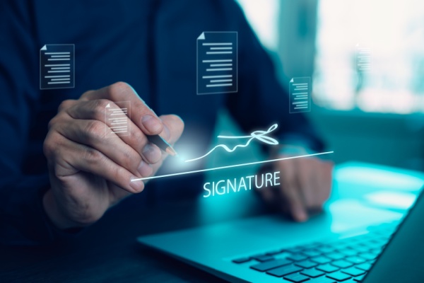 Illustration de l'article Contrats de services financiers conclus à distance : comment protéger le consommateur ?