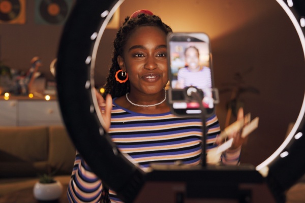 Illustration de l'article Influenceurs : des obligations d’informations à respecter