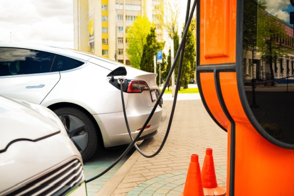 Illustration de l'article Crédit d’impôt pour investissement productif Outre-mer : même pour les installations de bornes de recharge pour véhicules électriques ?