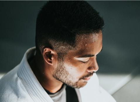 Photographie d'un homme transpirant