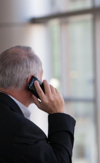 Homme au téléphone